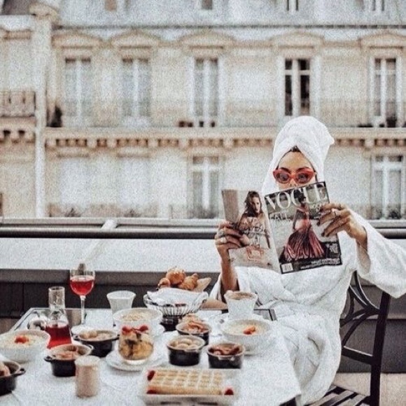 Meet your Posher, Taylor - Picture 1 of 1